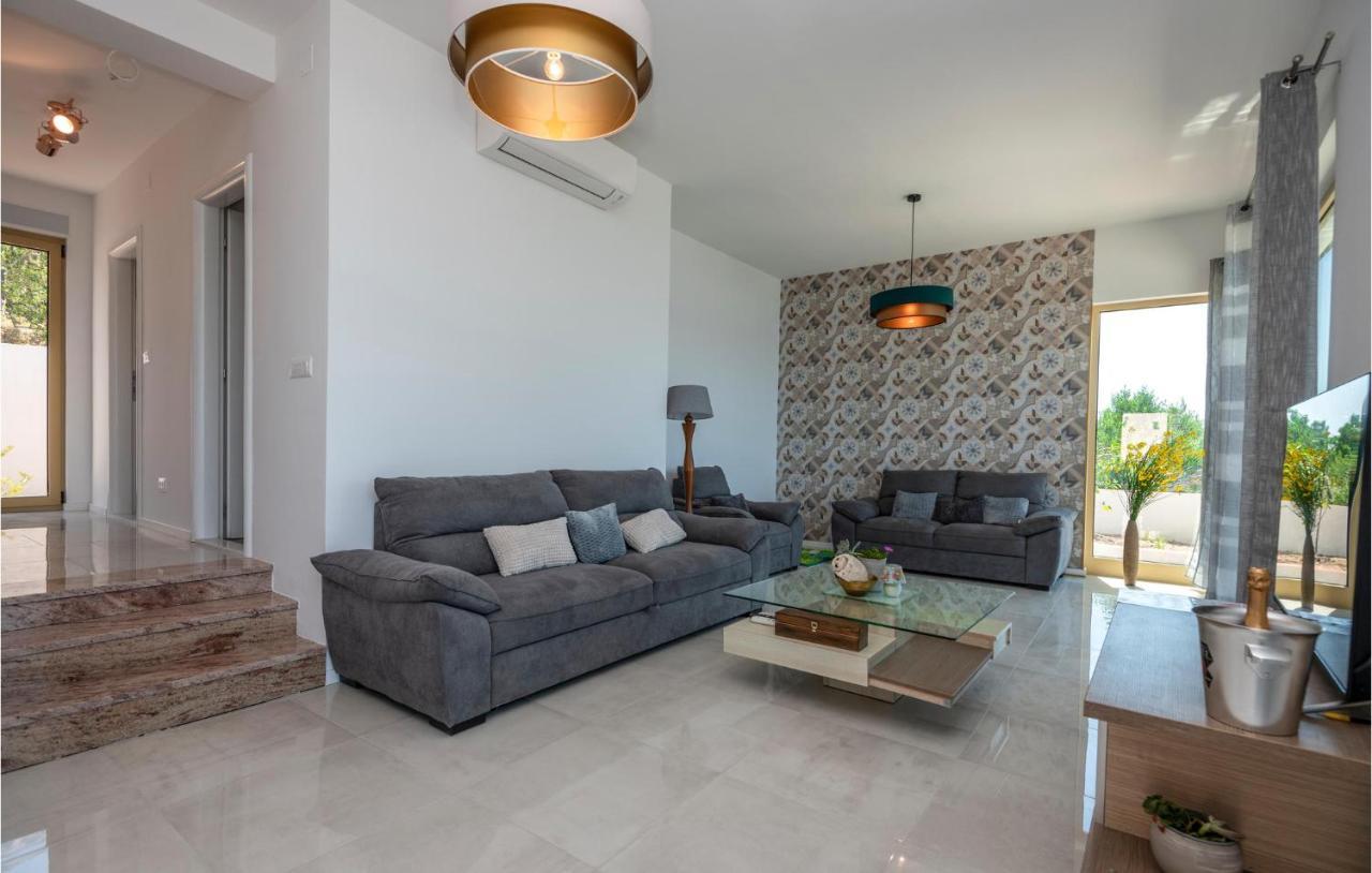 Holiday Home Villetta Belveder Baška Voda Eksteriør billede